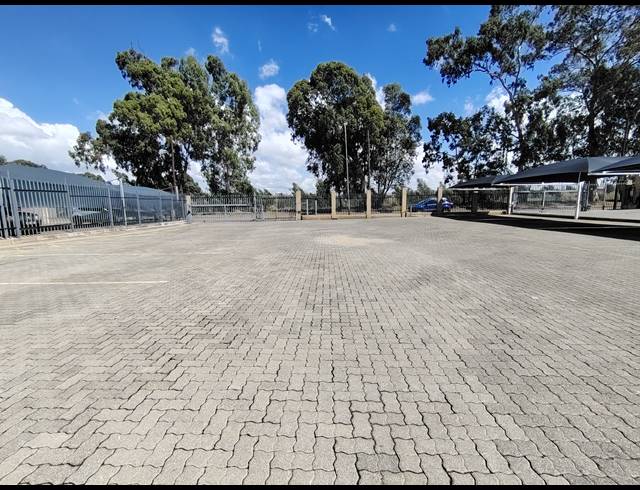 1,969M² INDUSTRIAL YARD TO LET IN DRIEHOEK